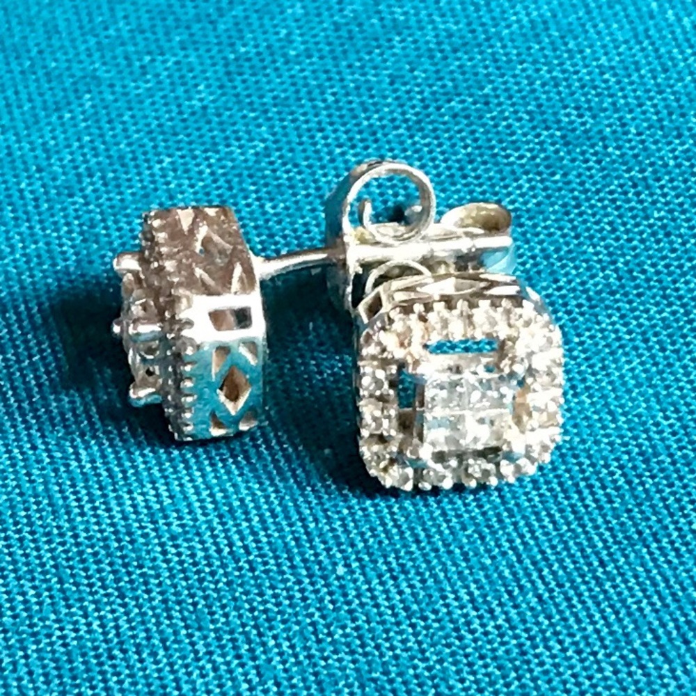 Diamond / White Gold Earrings